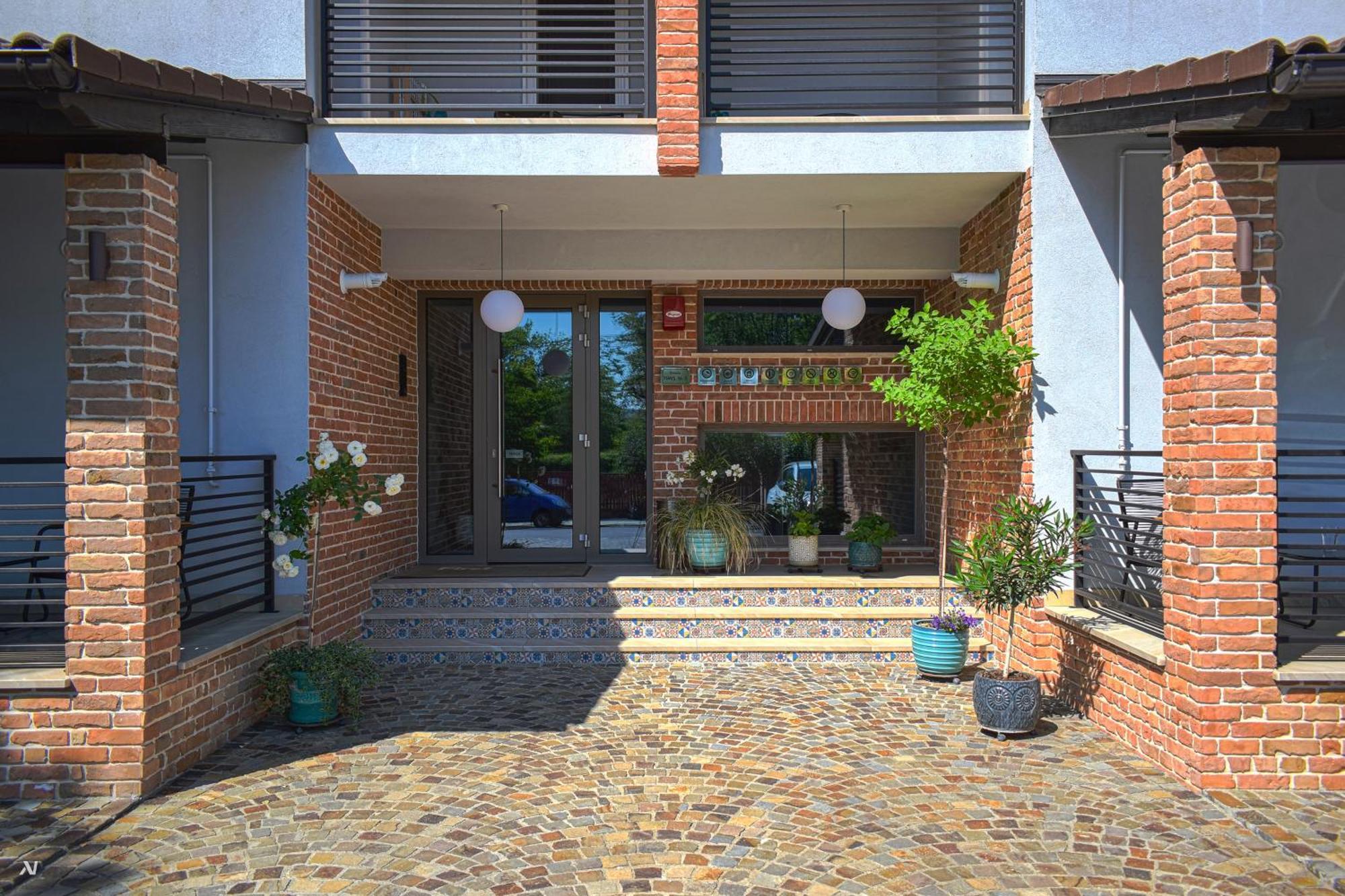 First Apartments Focşani Exterior foto